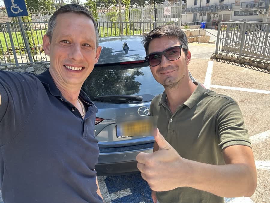 לקוח ליד מאזדה שנרכשה בליווי